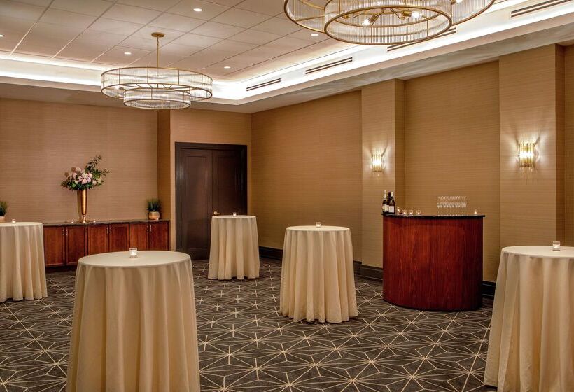 فندق The Virginian Lynchburg Curio Collection