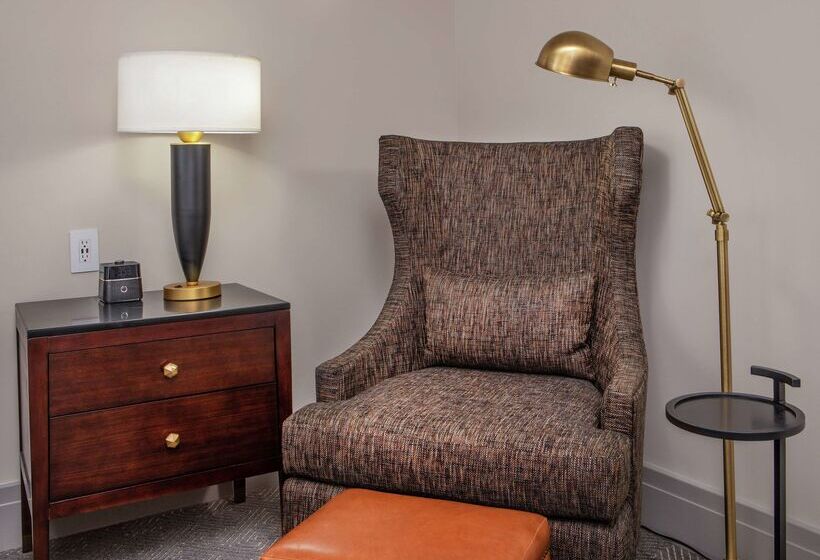 فندق The Virginian Lynchburg Curio Collection