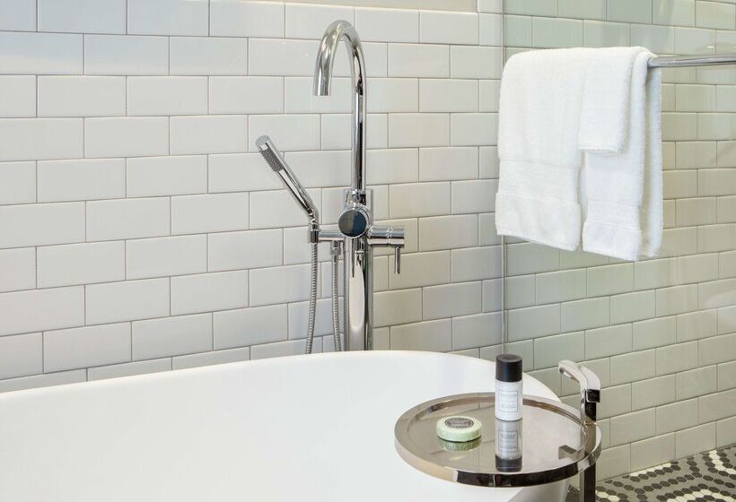 فندق The Virginian Lynchburg Curio Collection