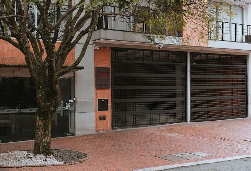 Отель Travelers Orange Suites