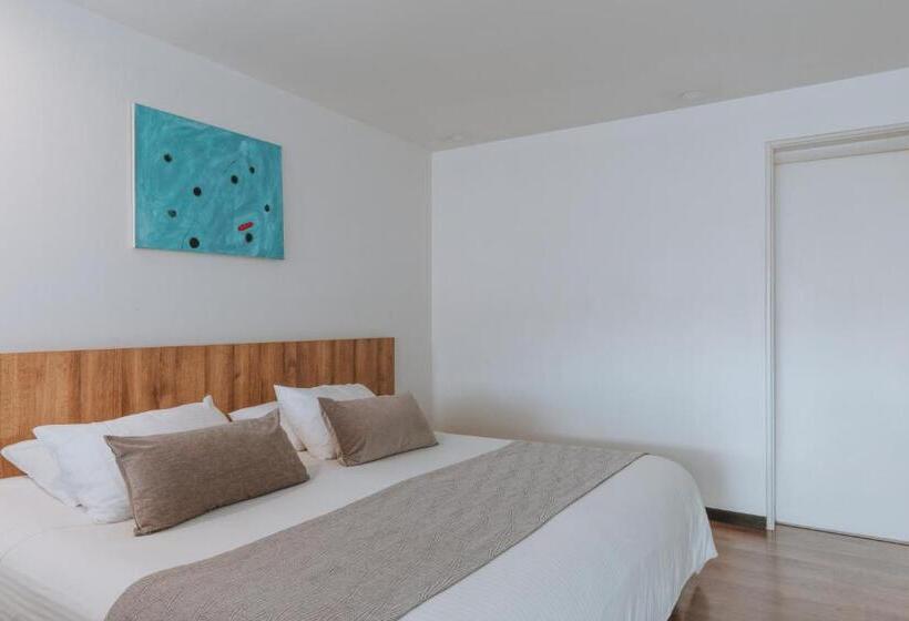 هتل Travelers Orange Suites