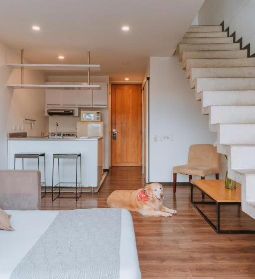 Отель Travelers Orange Suites