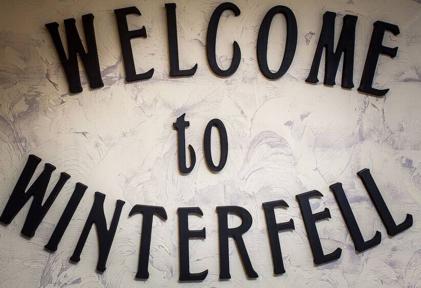 בית מלון כפרי Winterfell On Taganskaya Square