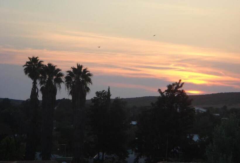 هتل Yamkela Guest House