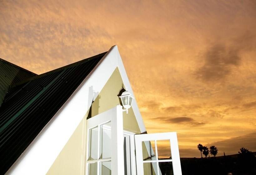 هتل Yamkela Guest House