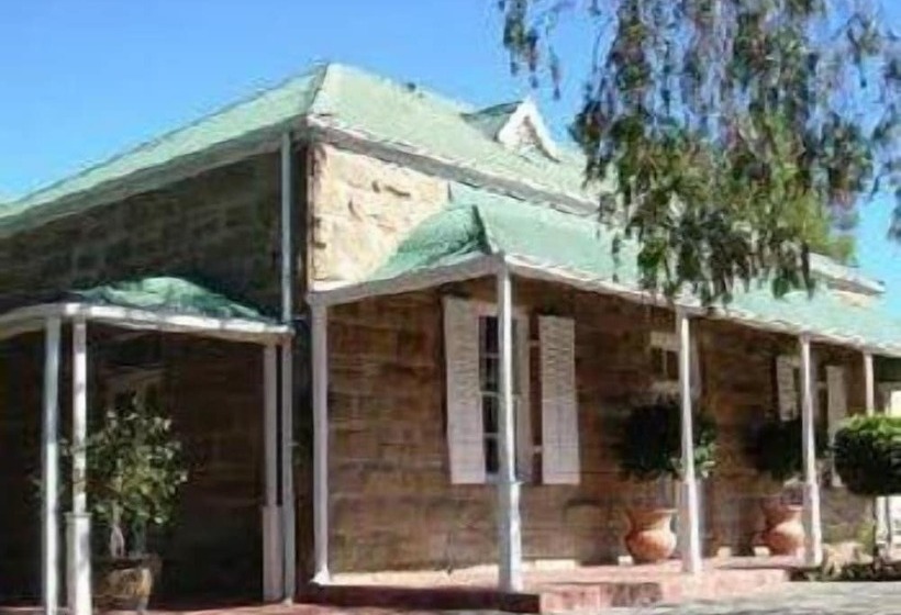 هتل Yamkela Guest House