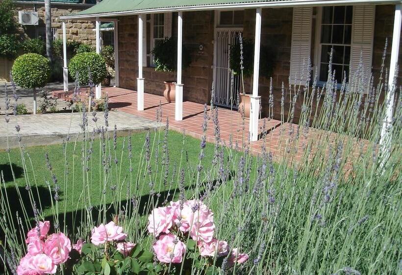 هتل Yamkela Guest House