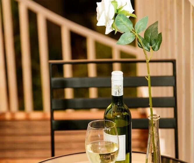 هتل Yamkela Guest House