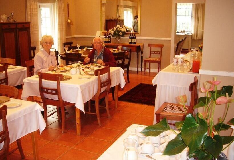 هتل Yamkela Guest House