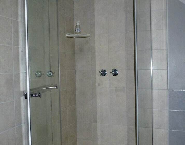 هتل Yamkela Guest House