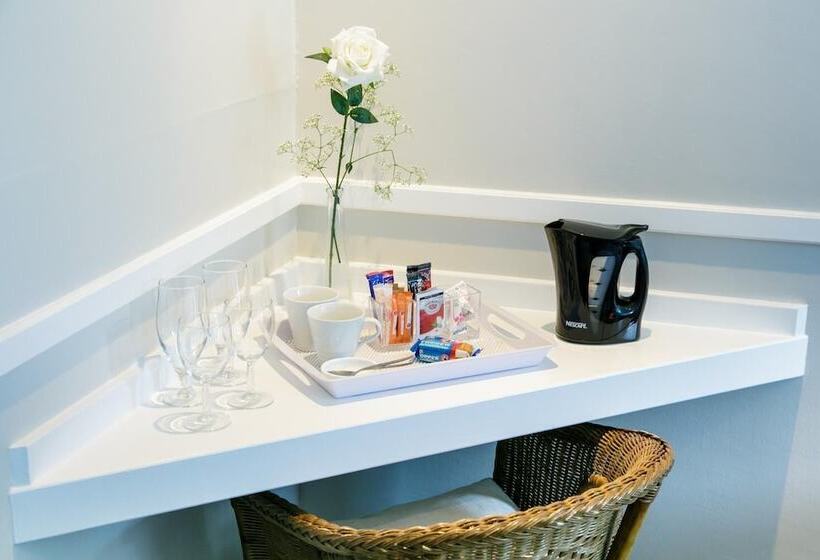 هتل Yamkela Guest House