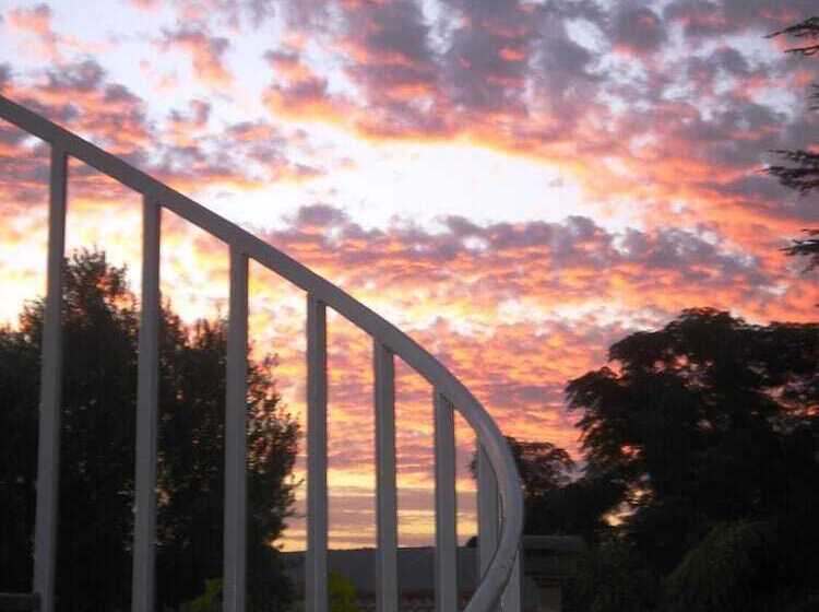 هتل Yamkela Guest House