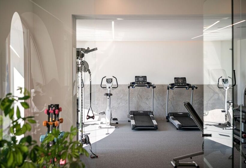 Kakkos Bay Hotel And Bungalows