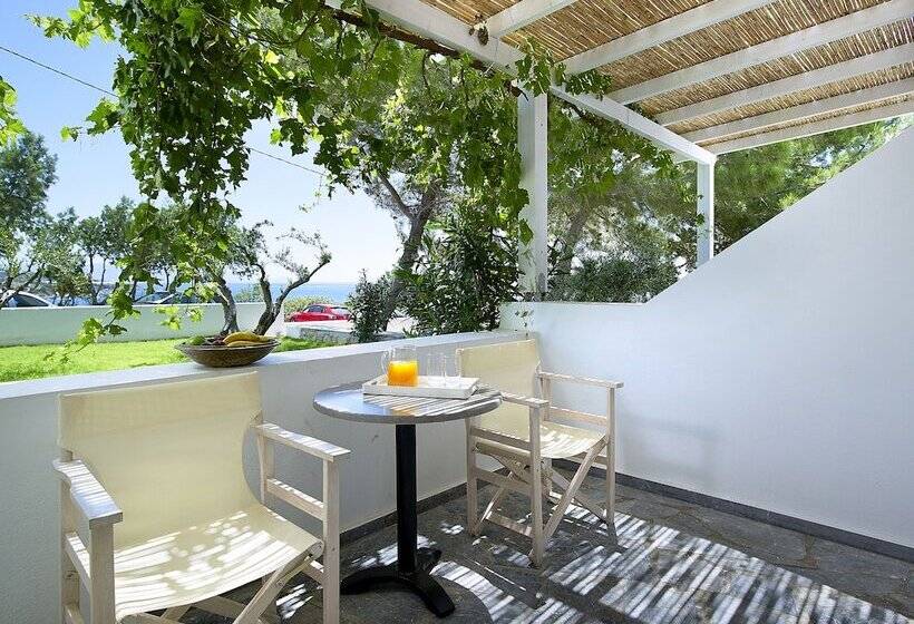 Kakkos Bay Hotel And Bungalows