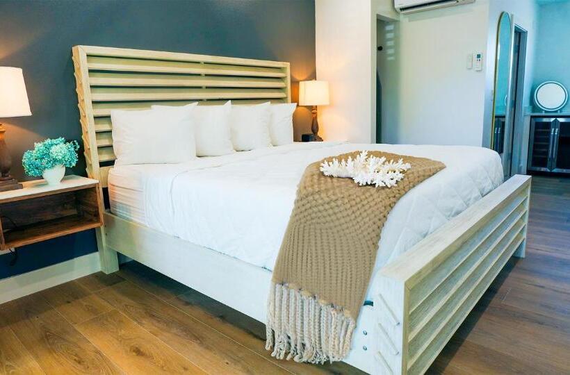 בית מלון כפרי Ivory Sands Beach Suites
