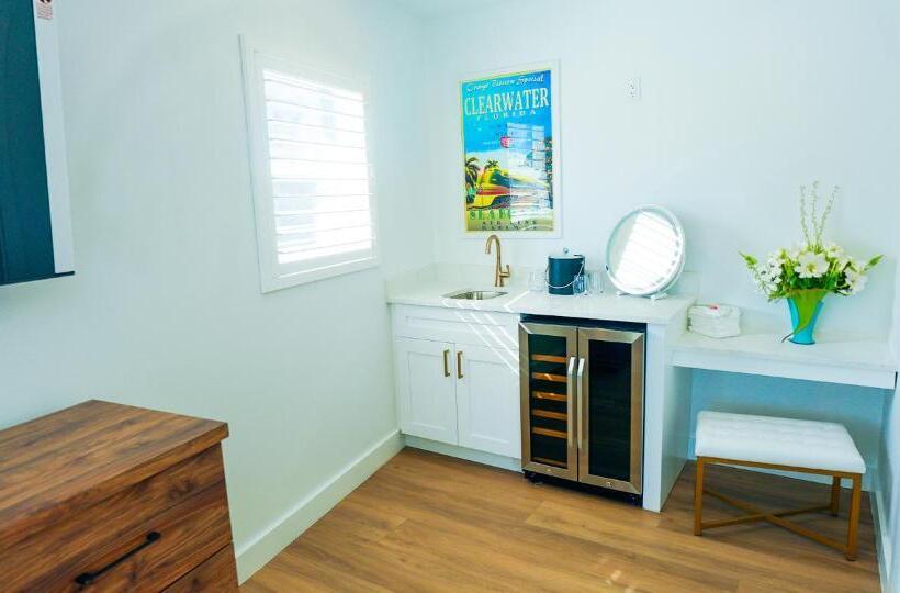 فندق Ivory Sands Beach Suites