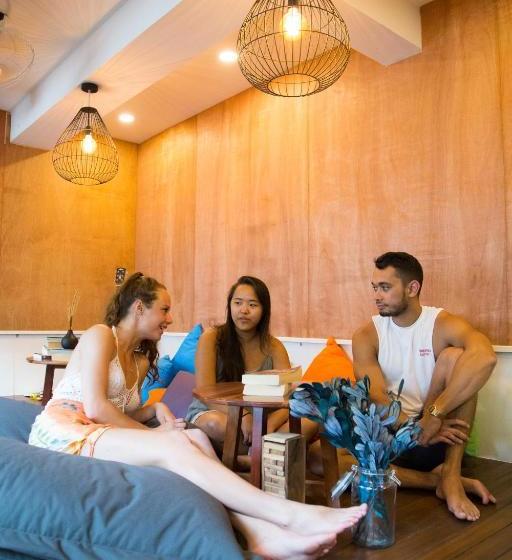 호텔 P168 Hostel Samui