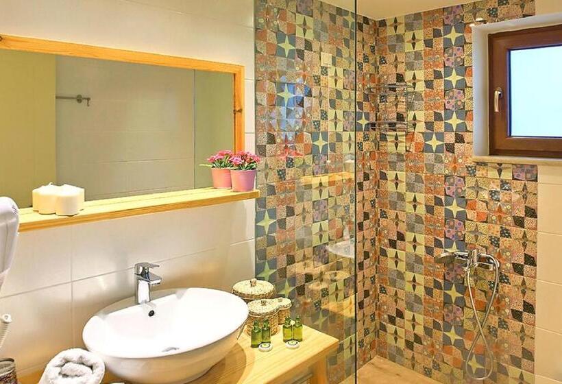 בית מלון כפרי Arktos