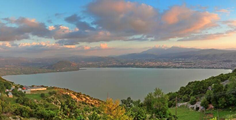 בית מלון כפרי Arktos