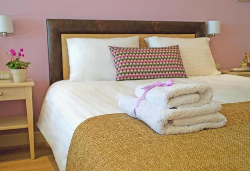 בית מלון כפרי Arktos