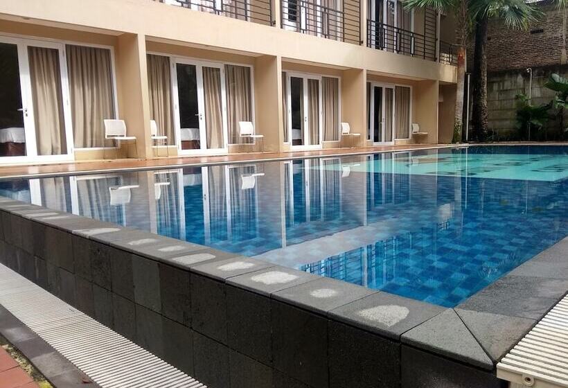 Bali De Anyer Hotel & Restaurant