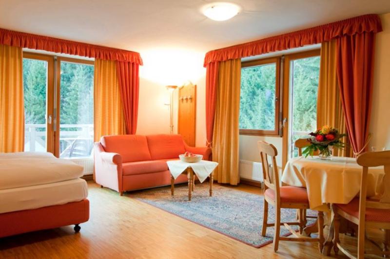 Hotel Camping Residence Chalet Corones