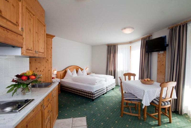 Hotel Camping Residence Chalet Corones