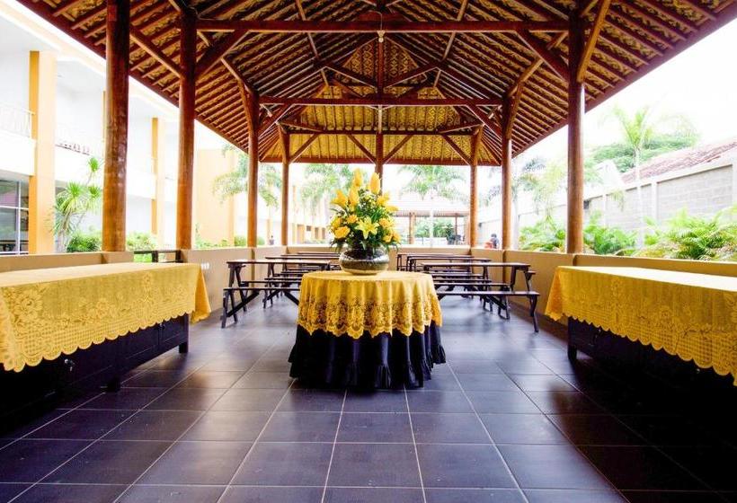 فندق Capital O 3222 Jeng Ratu Pangandaran