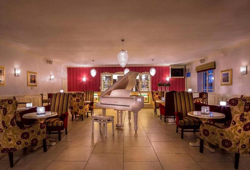 Crover House Hotel & Golf Club