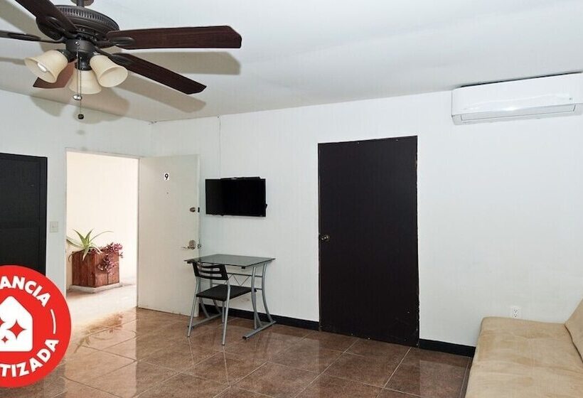 호텔 Econosuites Monterrey