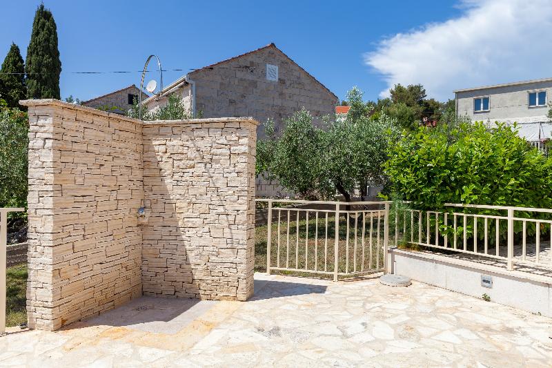 فندق Family Villa Vjeka With Private Pool And Large Garden