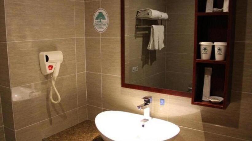 Отель Greentree Inn Nantong Tongzhou Shiji Avenue Jianghaihuangdu Express