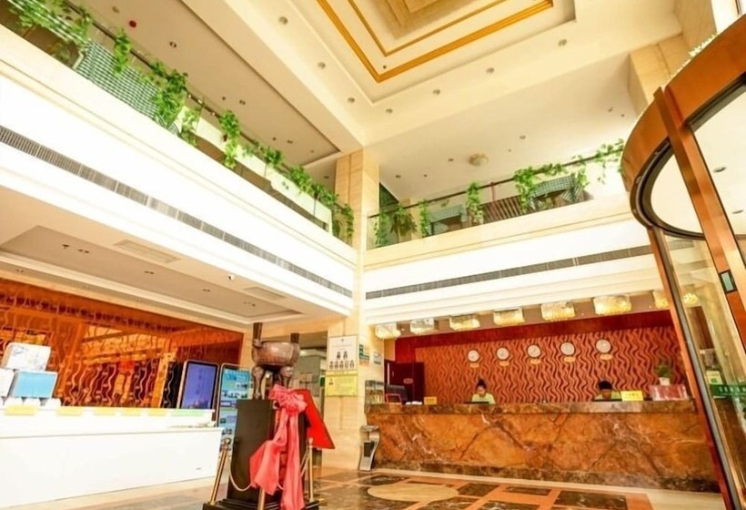 Отель Greentree Inn Shandong Qingdao Wuyishan Road Jiashike Shopping Center Business
