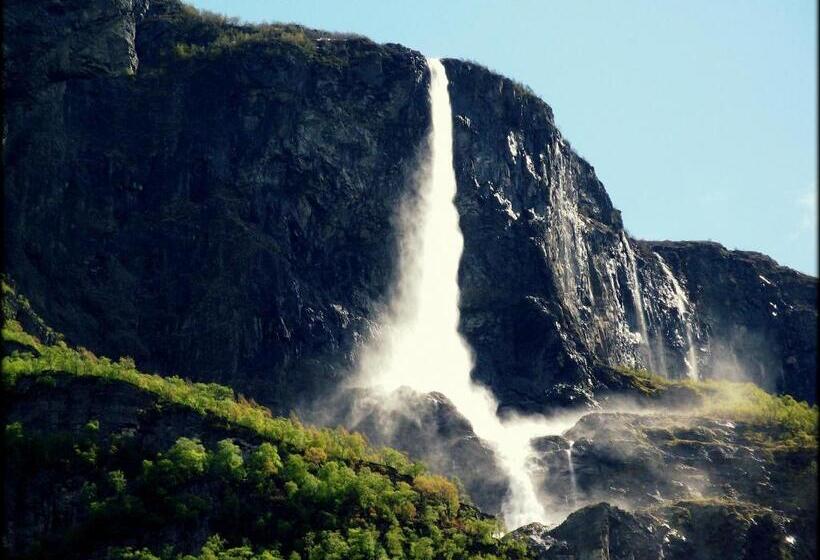 Отель Gudvangen Fjordtell