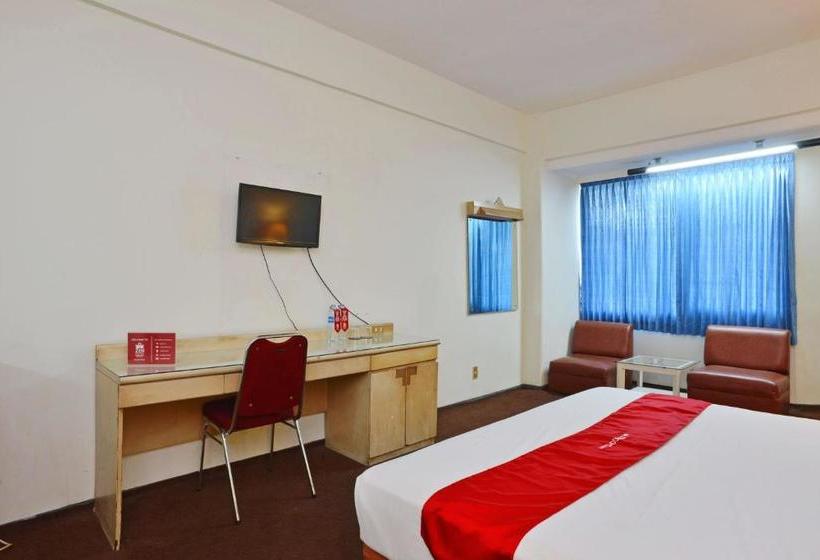 Отель Zen Rooms Basic Kebayoran