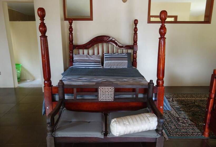 هتل Lakeside Adventure Park