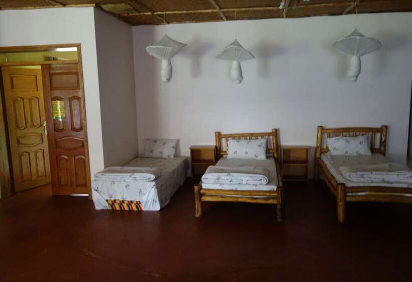 هتل Lakeside Adventure Park