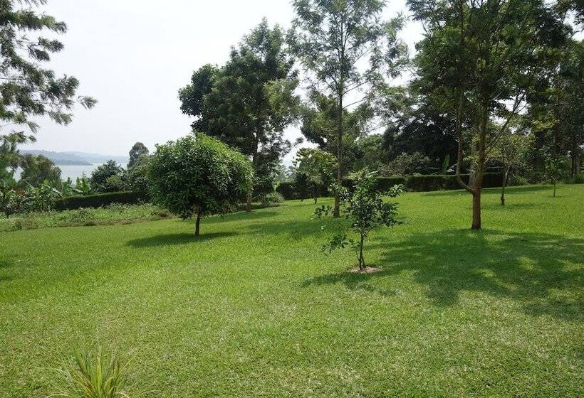 هتل Lakeside Adventure Park