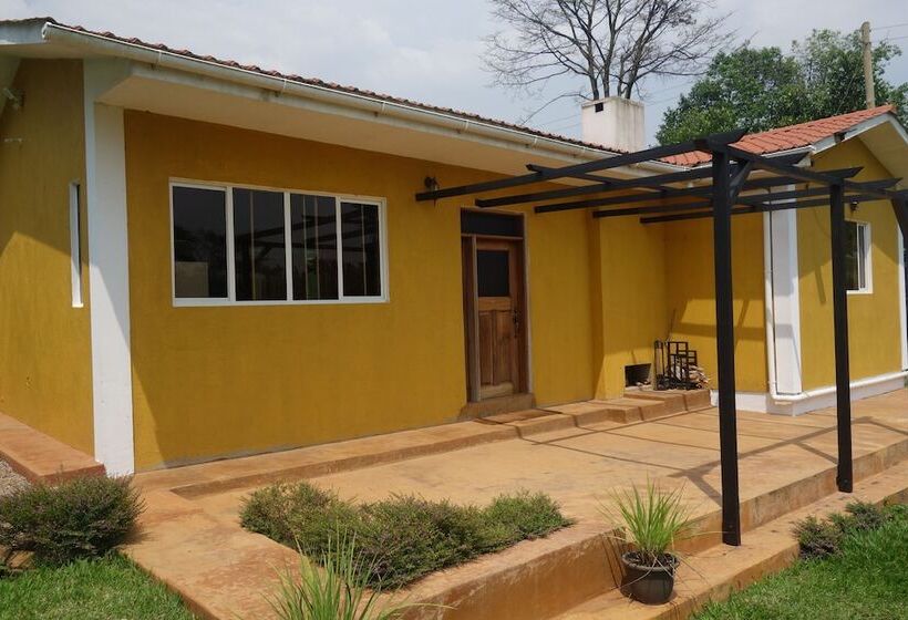 هتل Lakeside Adventure Park