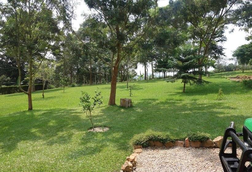 هتل Lakeside Adventure Park