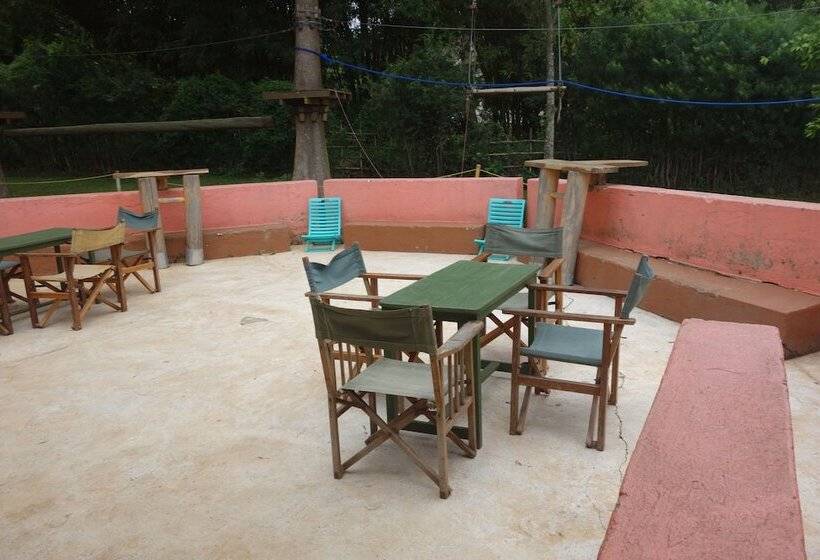 هتل Lakeside Adventure Park