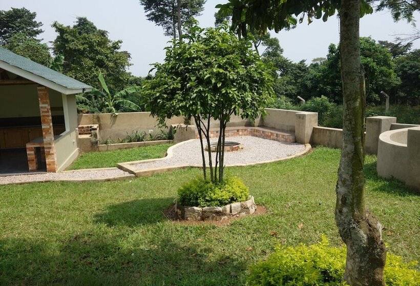 هتل Lakeside Adventure Park