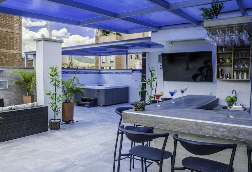 Отель Laureles Plaza