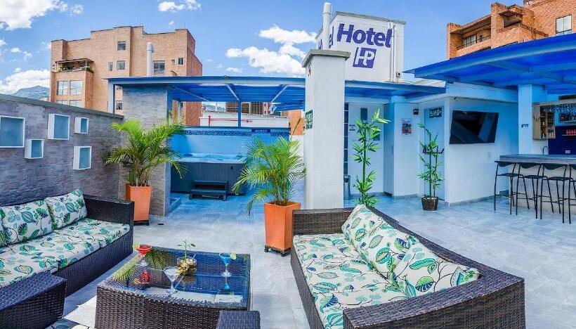 Отель Laureles Plaza