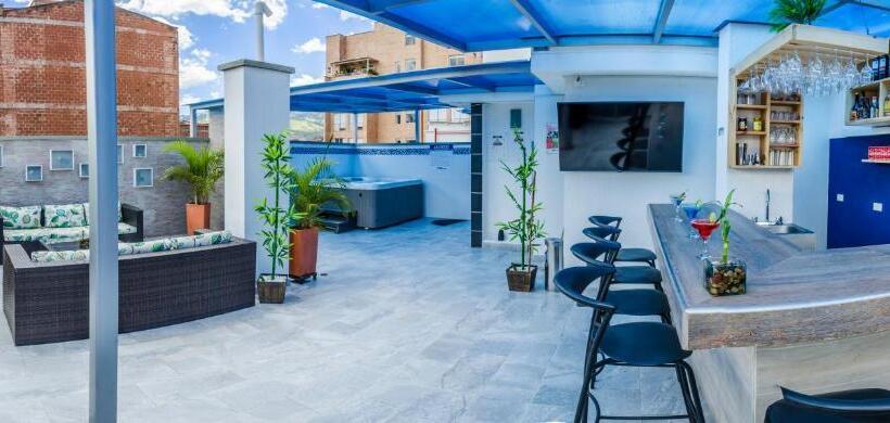 هتل Laureles Plaza