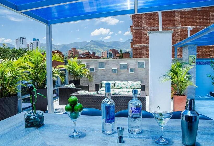 Отель Laureles Plaza