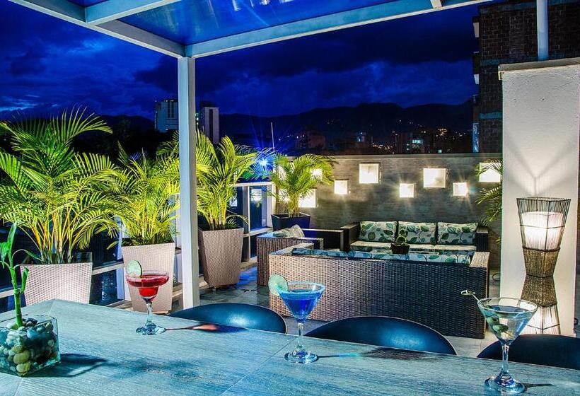 Отель Laureles Plaza