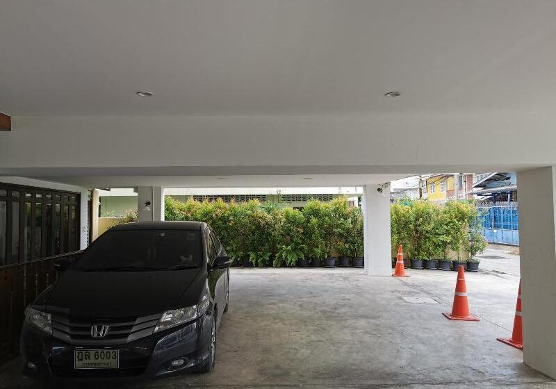 ホテル Lertnimit Boutique