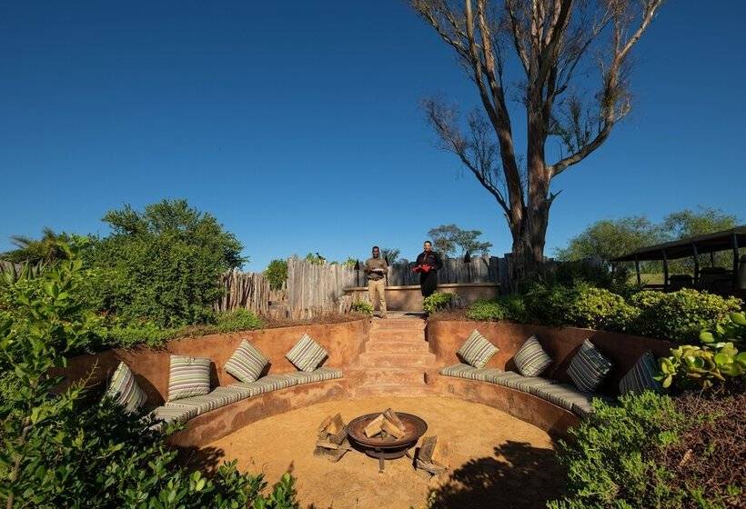 هتل Mantis Founders Lodge