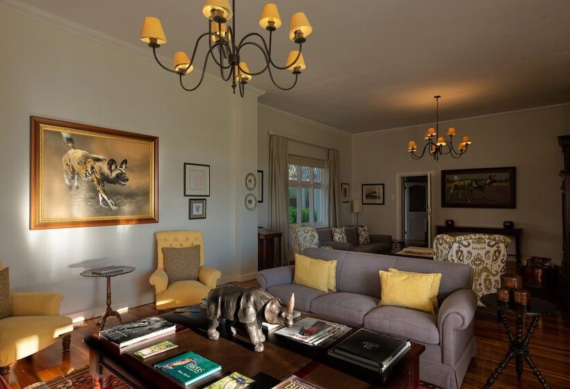 هتل Mantis Founders Lodge